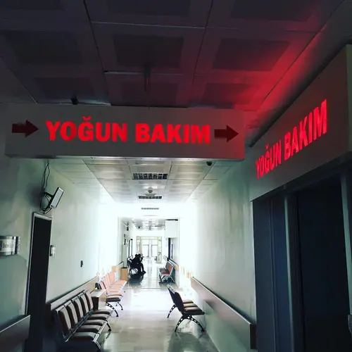 Işıklı yönlendirme tabelası — Güneş Reklam İskenderun