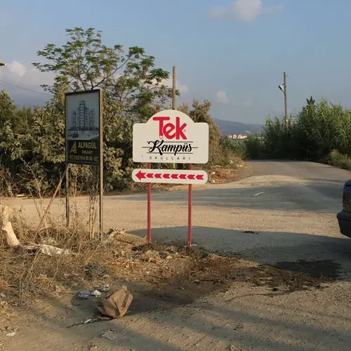 Yol kenarı totem tabela — Güneş Reklam İskenderun