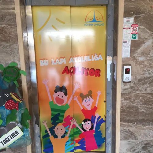 Kapı dijital baskı giydirme — Güneş Reklam İskenderun