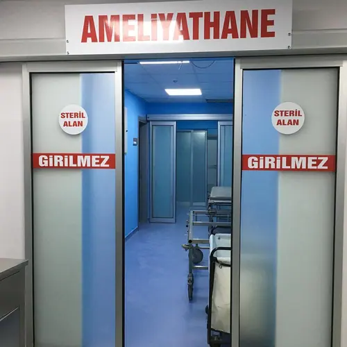 Hastane yönlendirme tabelası — Güneş Reklam İskenderun