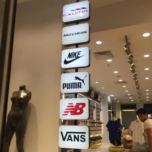 Işıklı marka logo panosu — Güneş Reklam İskenderun